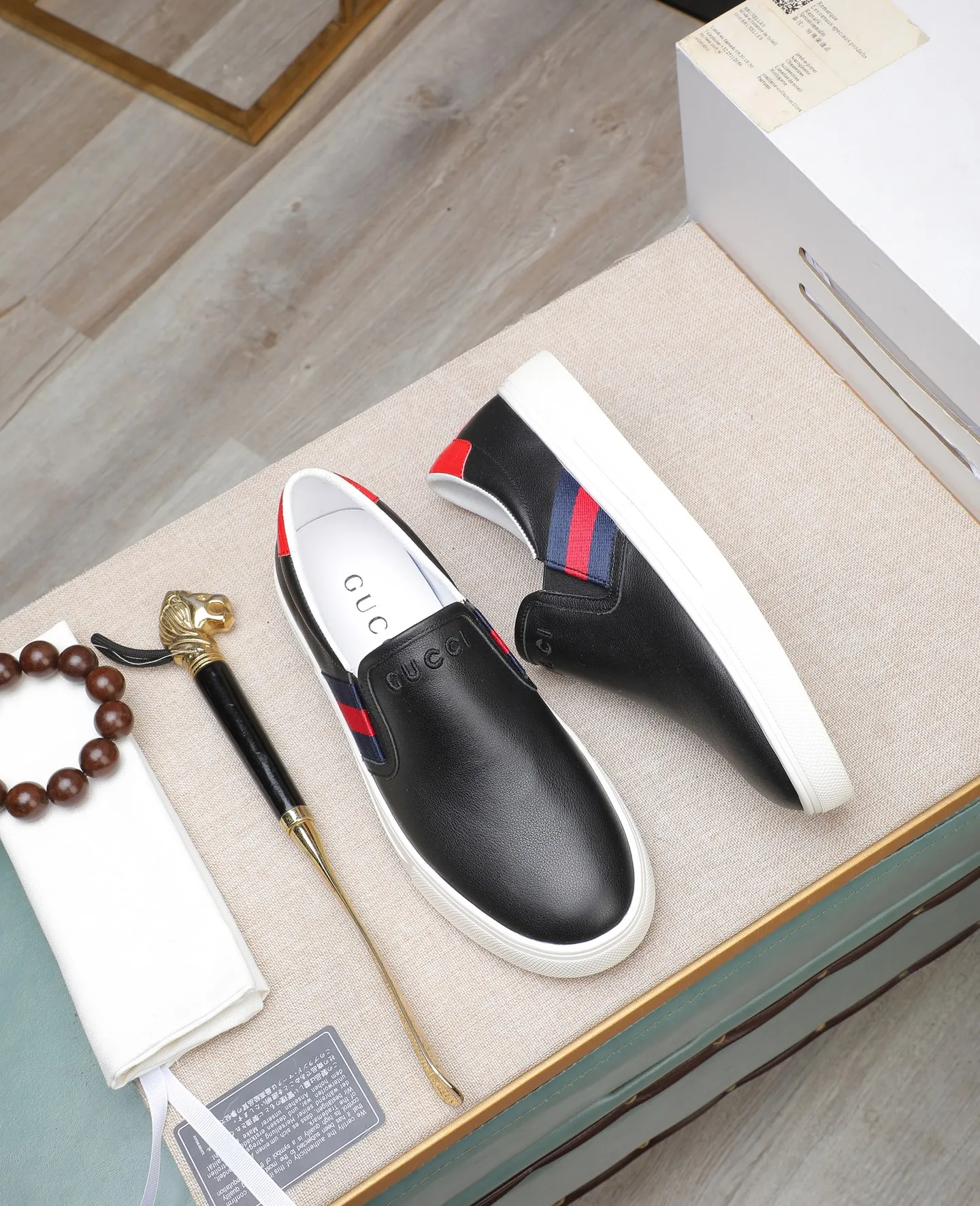 Men's shoes 💰460 GUCCI🔍🔍The latest models are on sale at the same time at the counter. Original calfskin imported from Italy, genuine leather lining, (high-end, extravagant, and classy) with exquisite workmanship. Soles: Original soles specially provided by the original factory. ⚠Exclusive double-layer movable molded soles are super comfortable⚠. Photos of the real thing🎬The real thing is even better🔍🔍"High quality·Follow the order" Code number 38-44